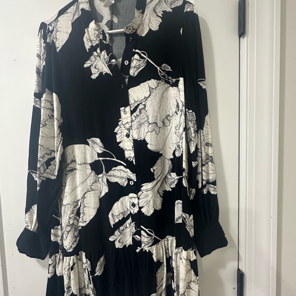 H&M Black and White Floral Long Sleeve Dress